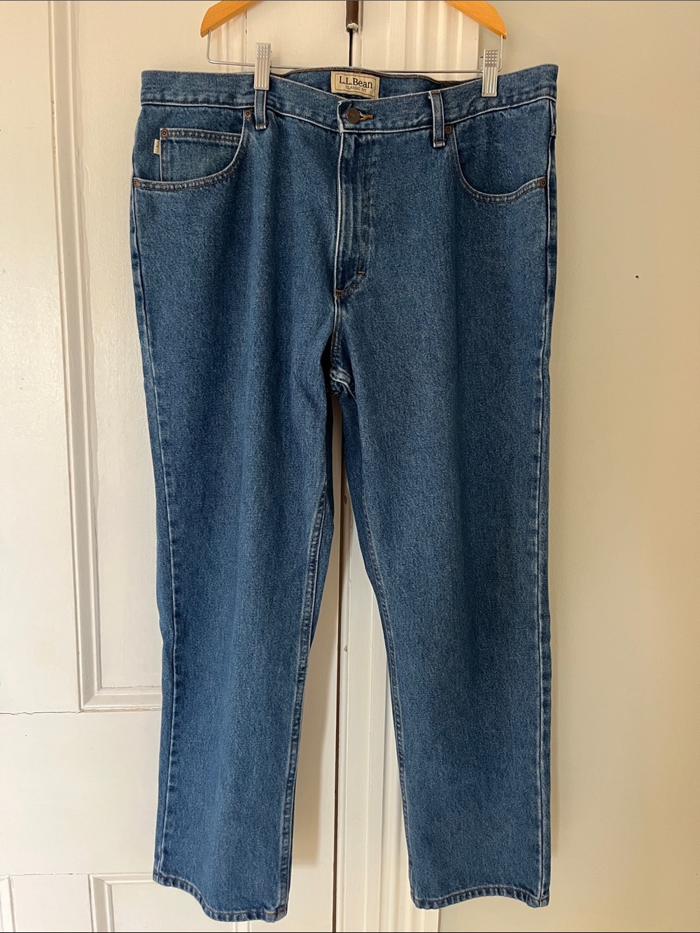 Vintage L.L. Bean Straight-Leg Denim Jeans in Medium Blue